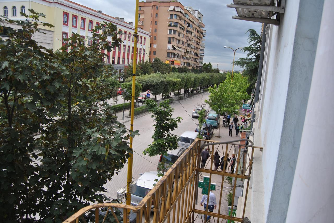 Hotel Republika Tirana Zewnętrze zdjęcie