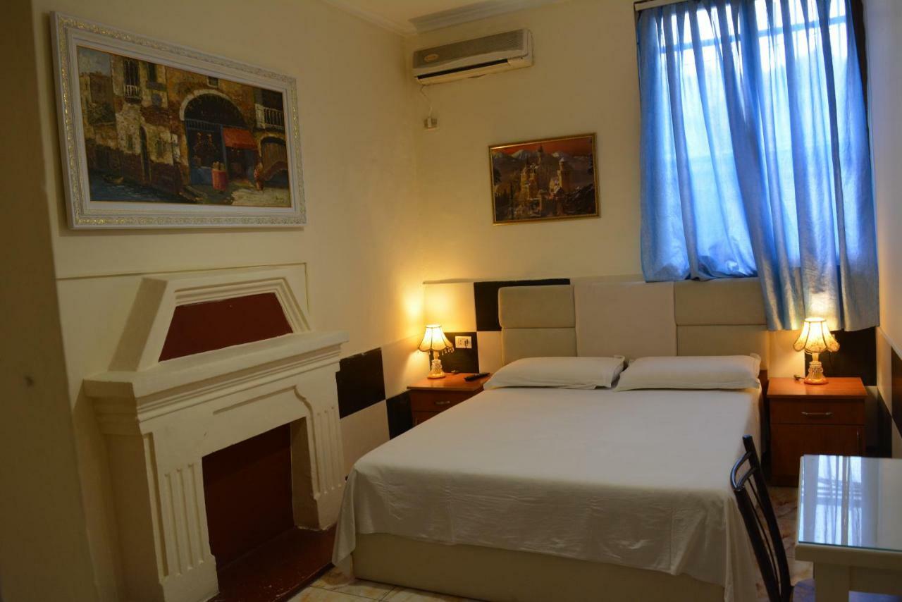Hotel Republika Tirana Zewnętrze zdjęcie