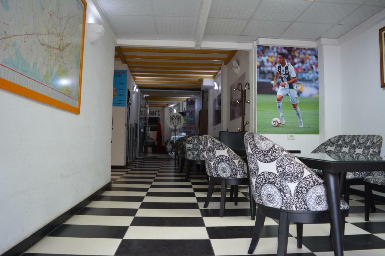 Hotel Republika Tirana Zewnętrze zdjęcie